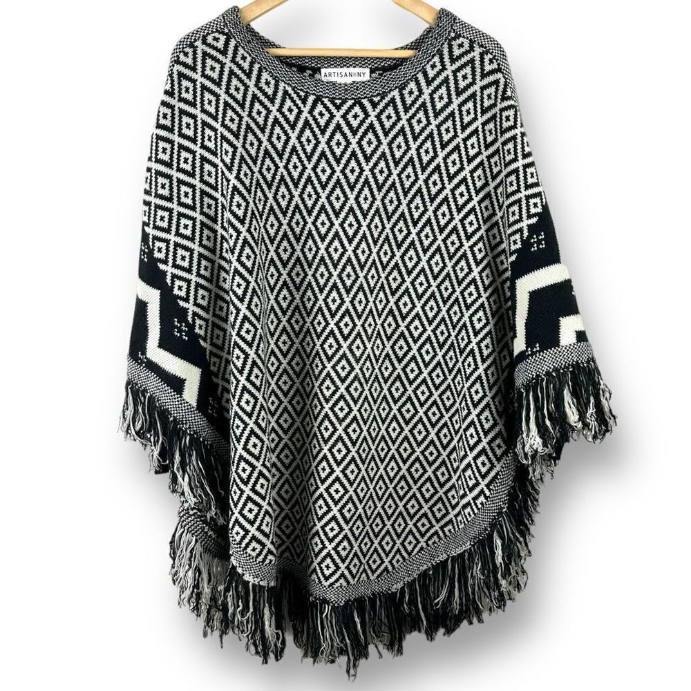 Artisan NY black and cream poncho size 1X